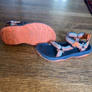 Kids Tevas